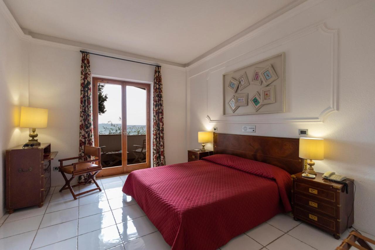 Hotel Grand De Rose 4*