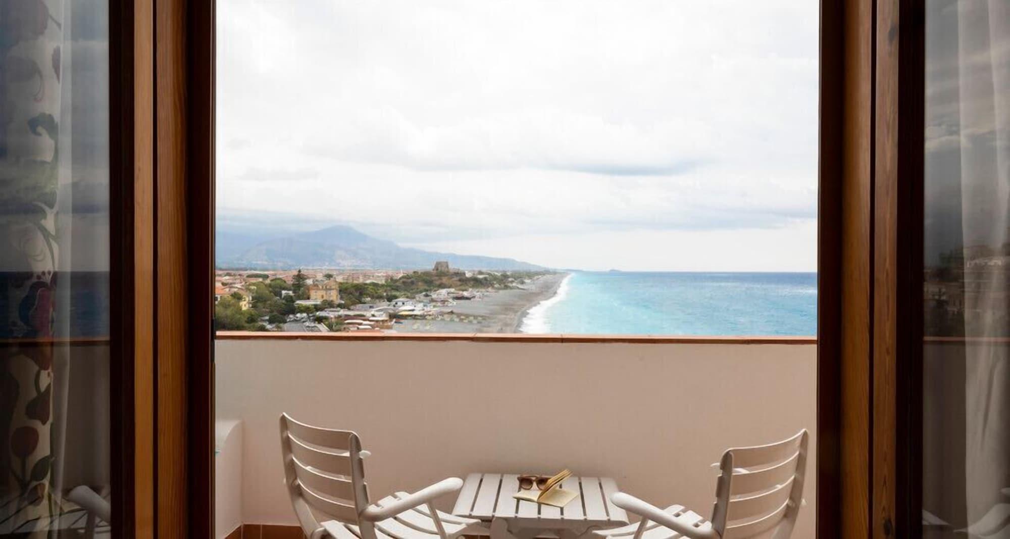 Grand De Rose Hotel 4*