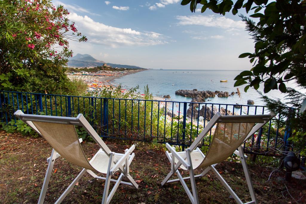 Hotel Grand De Rose